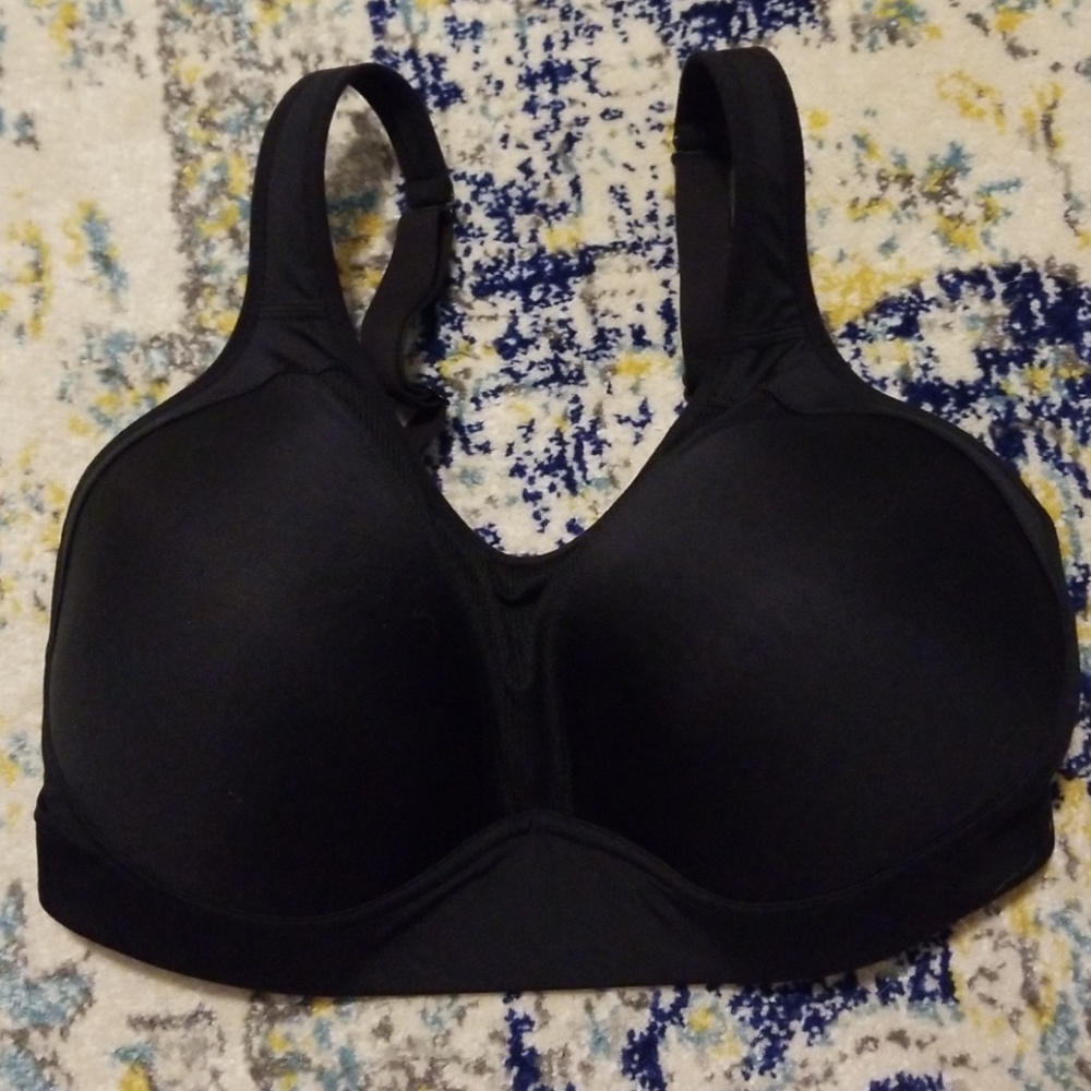 38DD sports bra